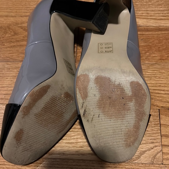 Jessica Women's Grey and Black Pumps - Picture 3 of 3